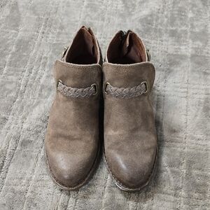 Born Men's Tan Chukka Boots